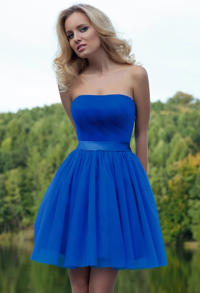 定制皇家蓝色薄纱舞会礼服背面性感晚礼服带