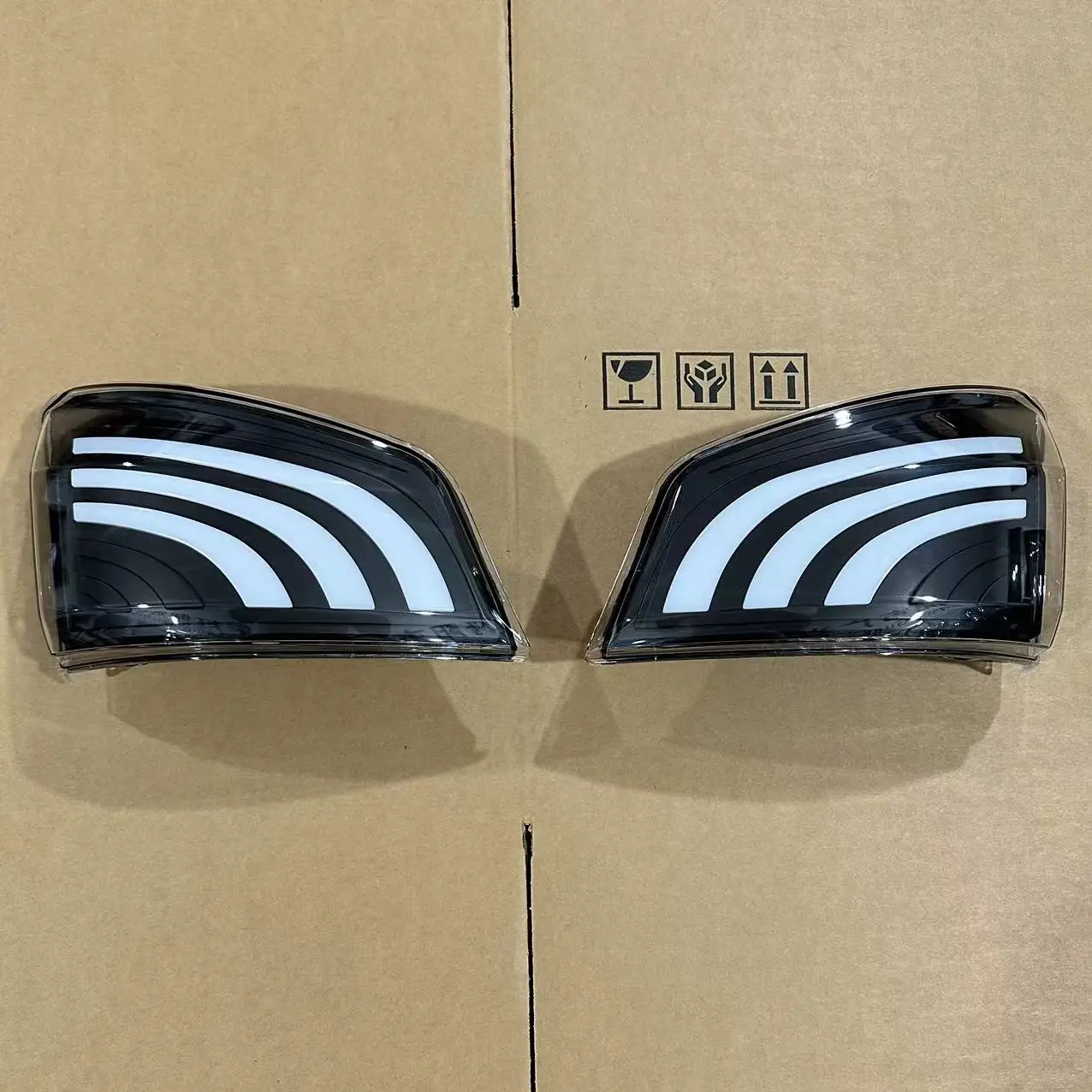 Japanese Truck HIN VICTOR 2023 New LED Corner Lamp details