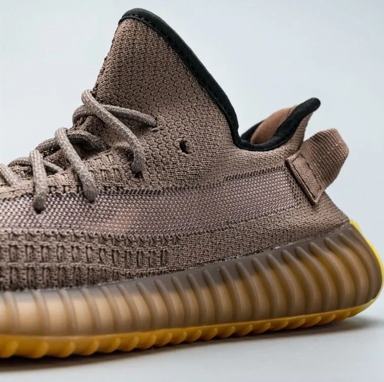wholesale New arrival night light men yeezy 350 v2 fly knit men's fashion sneakers