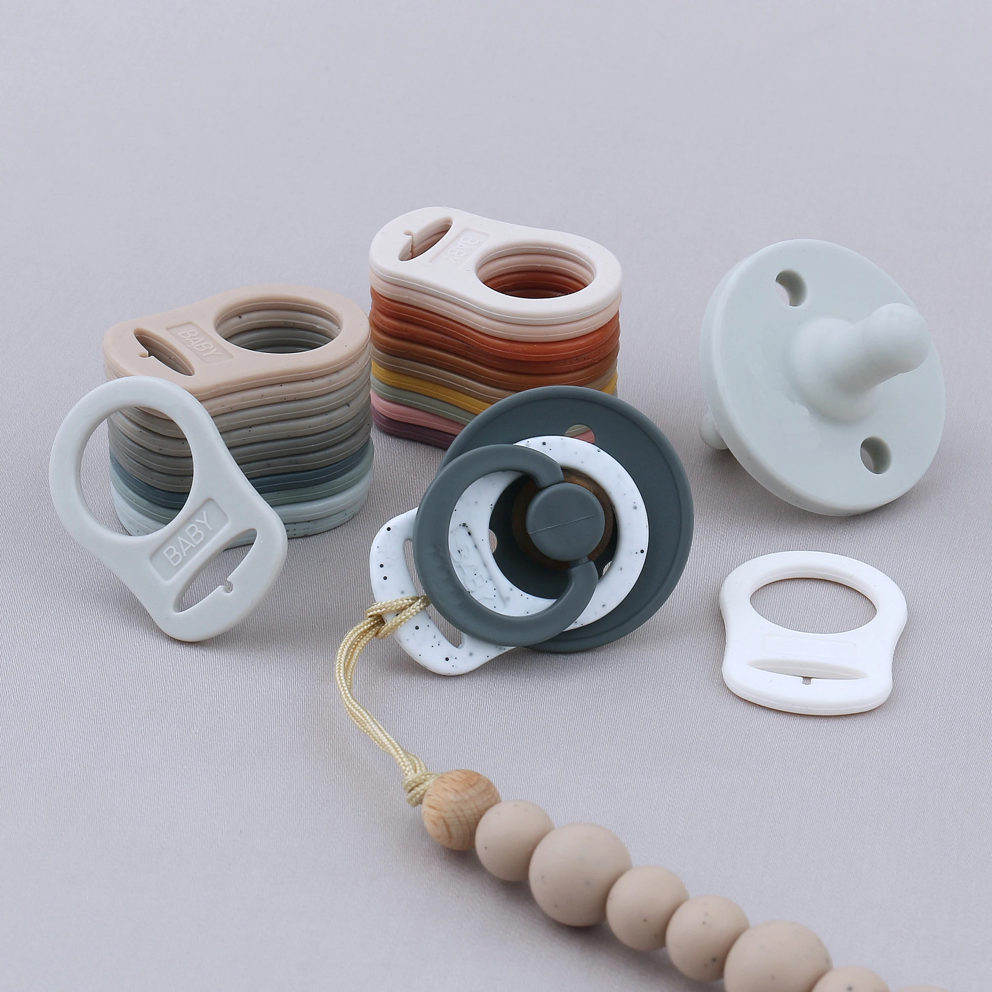 Custom Soft Silicone Baby Passifyer Pacifier Clips Silicone Adapter Rings Holder Nipple Dummy