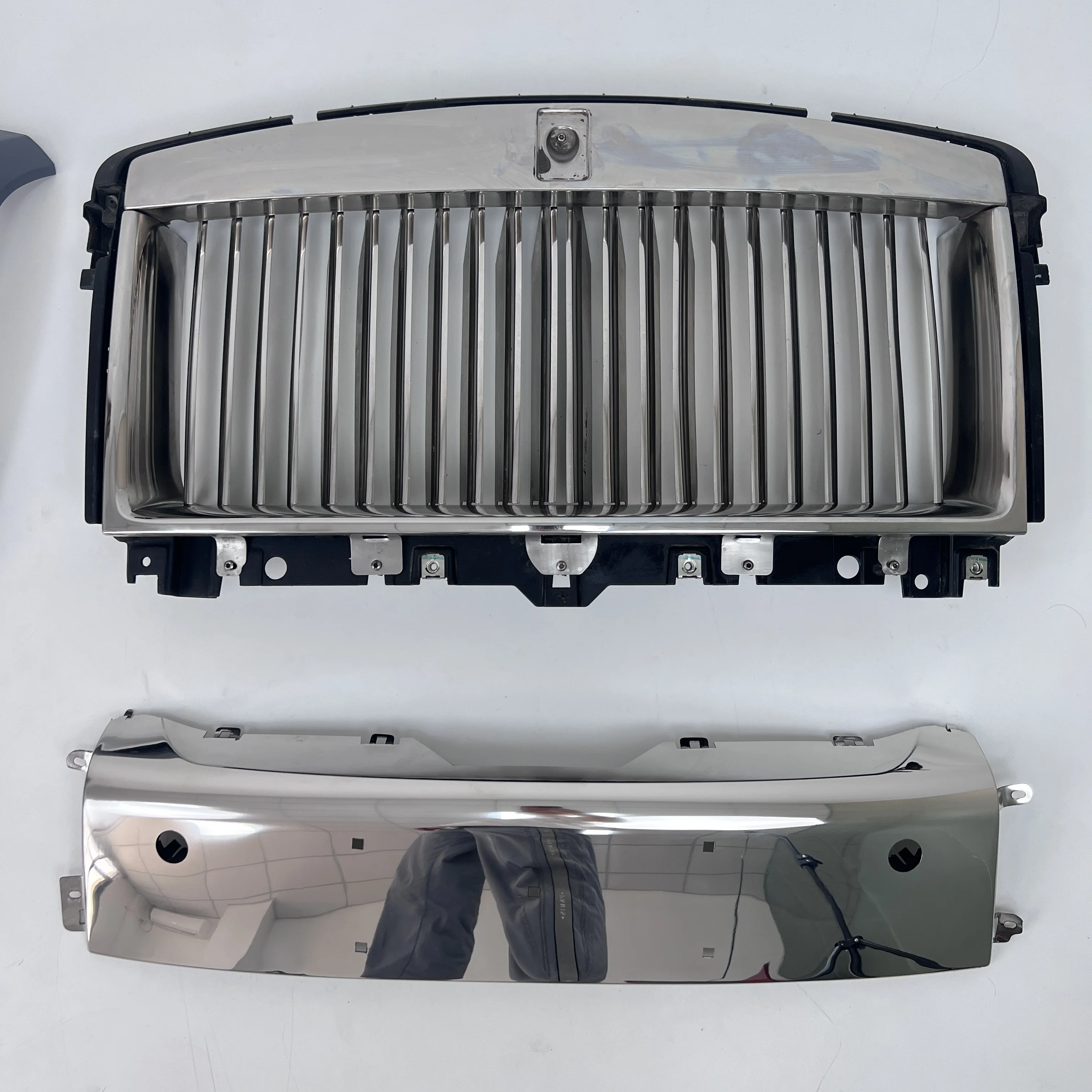 Car Radiator Grille Water Tank Grille Front Bumper Air Intake Grille