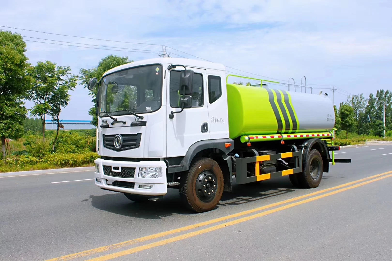 new dongfeng 15cbm water trucks15000 liters water tank truck for