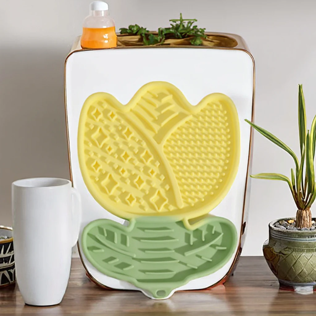 Varywell Modern Slow Feeder Yogurt Dispenser Automatic Spring Tulip Silicone Bowl for Dogs Solid Pattern factory