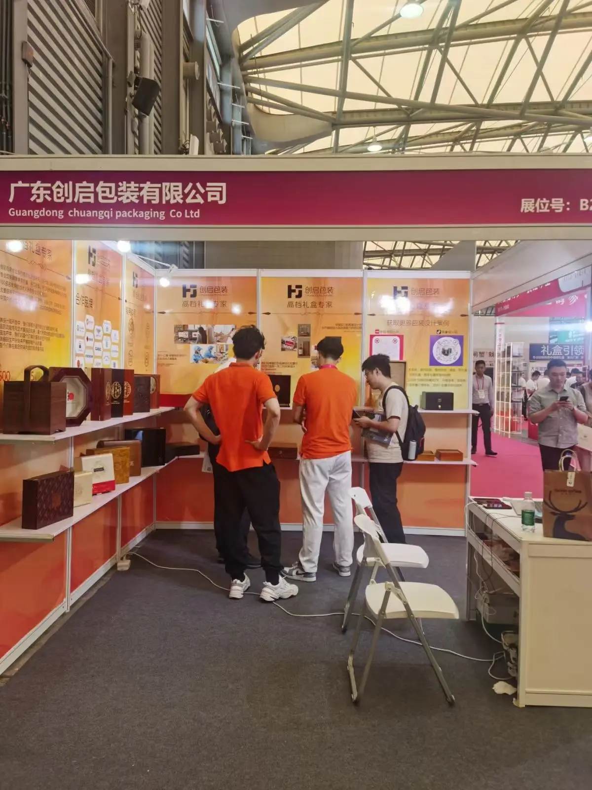 Khách hàng quốc tế tham quan và tìm hiểu giải pháp đóng gói Tancybox