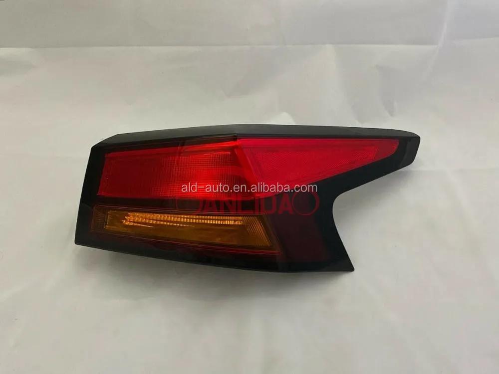 2019 nissan altima tail light