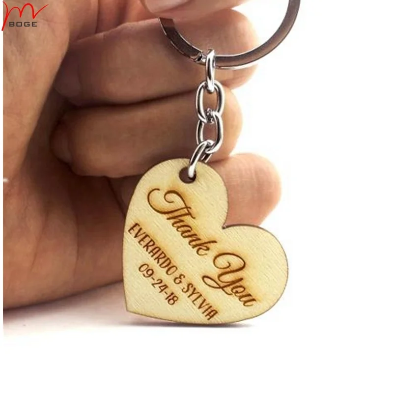  Personalized Engraved  wood wedding favors heart keychain wedding favour gift heart keychain