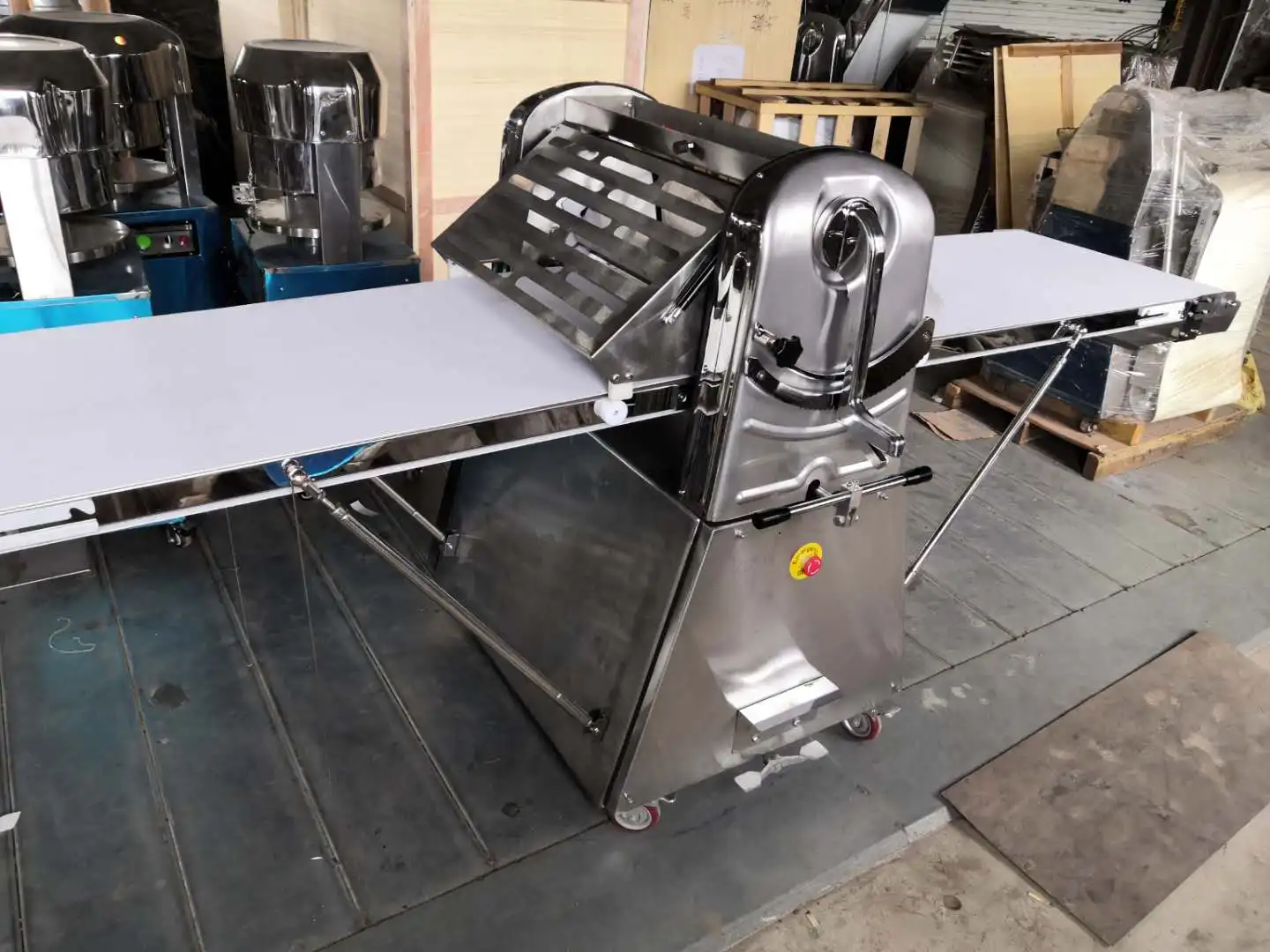 China Tabletop Samosa Dough Sheeter For Coissant Portable Malaysia