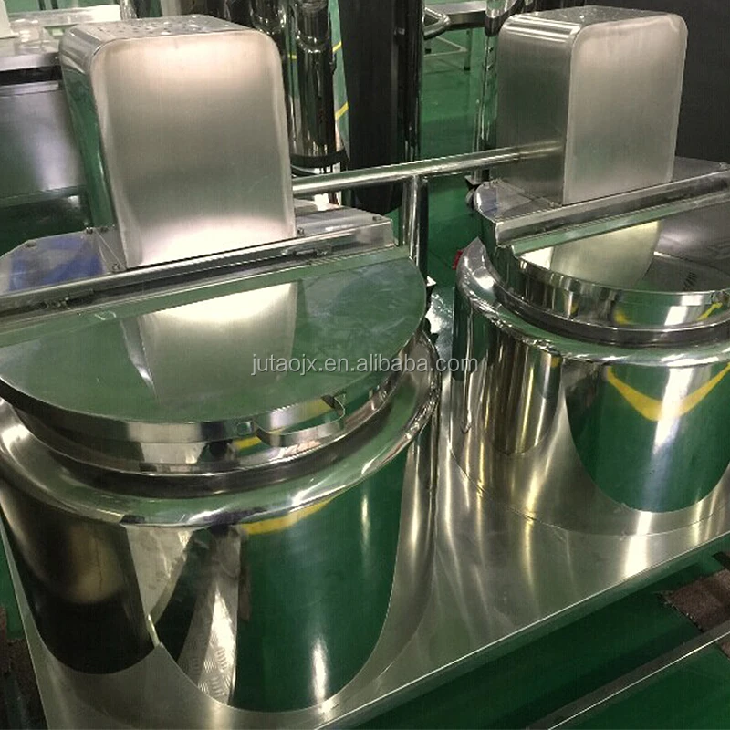 water and oil pots.jpg