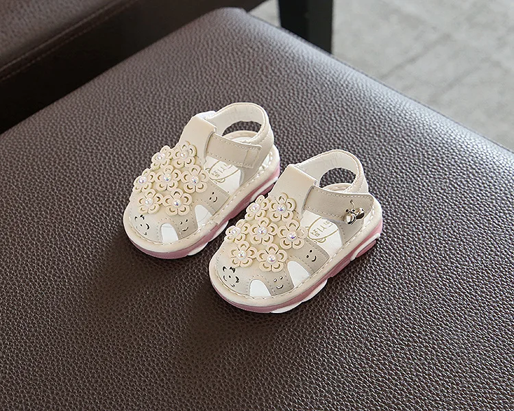Sandales de princesse Semelle souple antidérapante Geagodelia Ensemble de sandales et bandeau pour bébé fille 