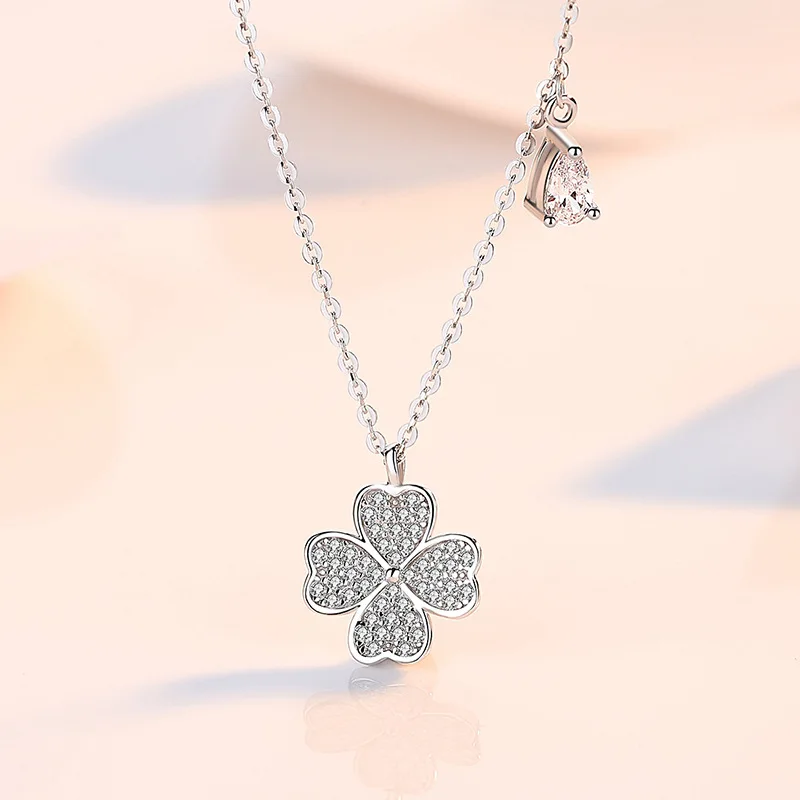 

Clover necklace,6 Pieces