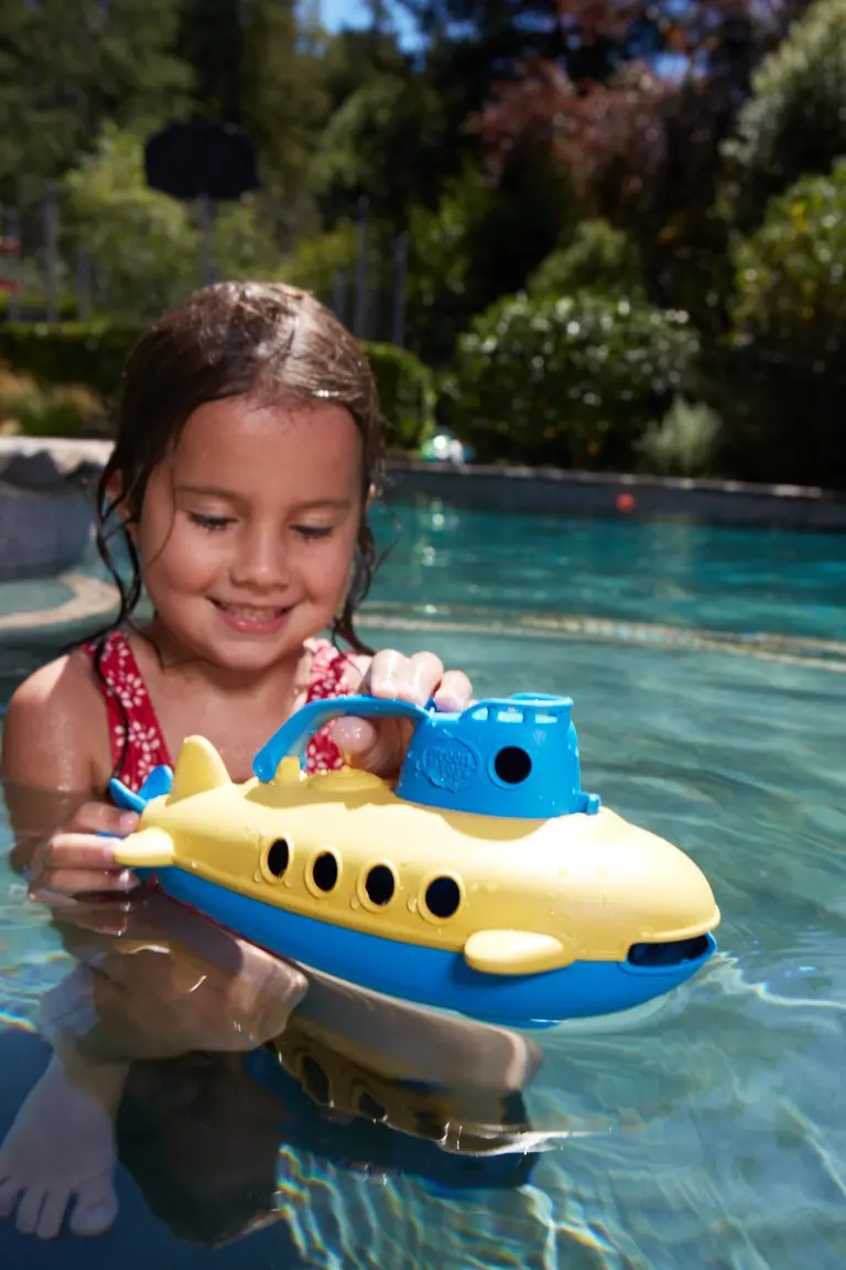 toy submarine model kit