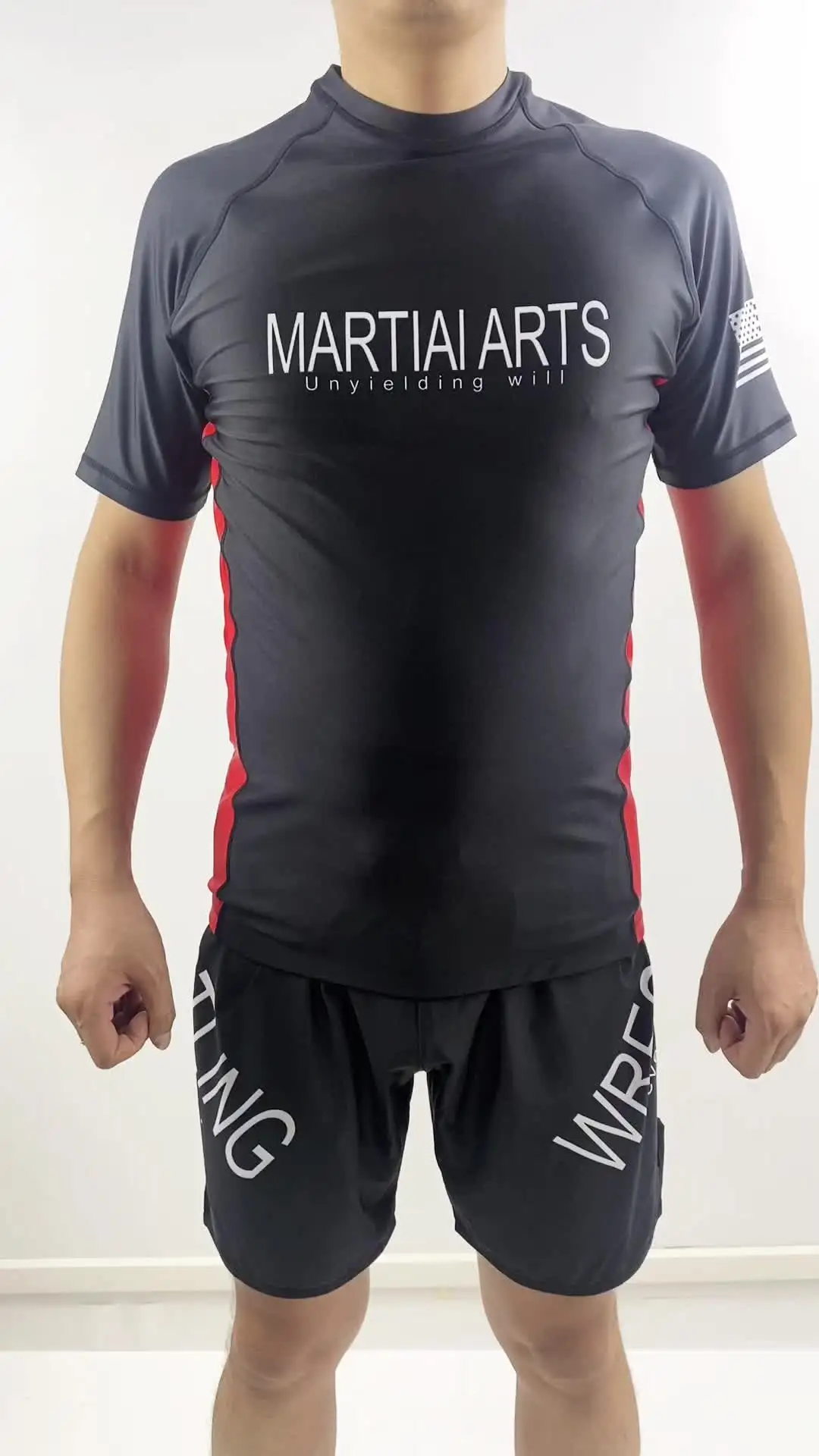 Reasonably Priced Men's Compression Gym Suit 2-Piece Fitness - Main Image