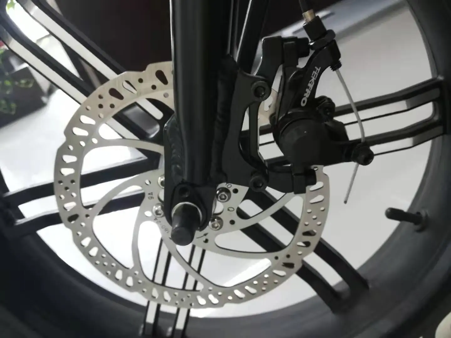 自転車 ディスク ブレーキ キャリパー
