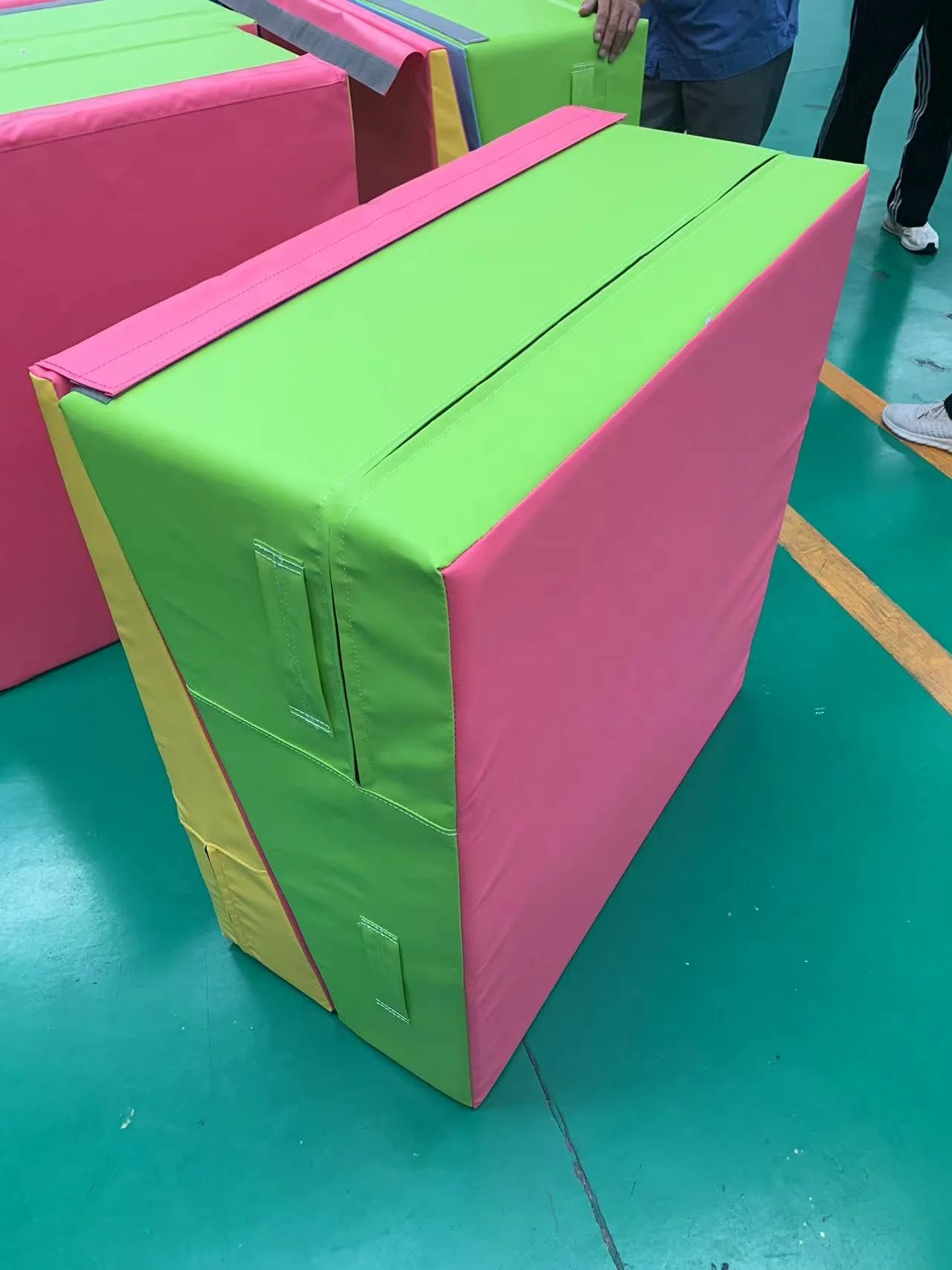 product folding triangular incline cheese mat for sports  entertainment use-3