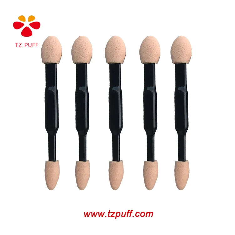 eyeshadow applicator