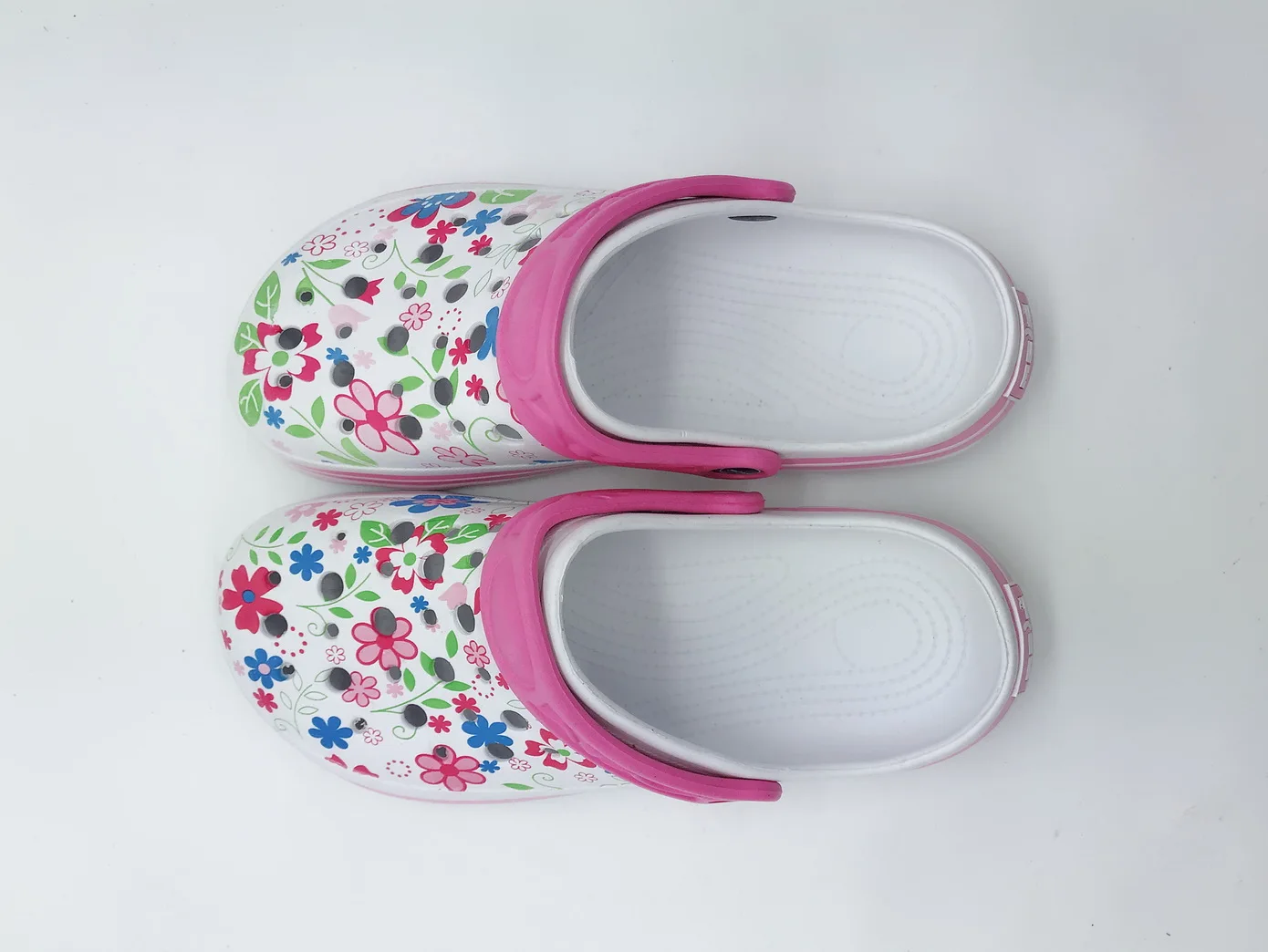 2024 Hot Sale Men Women EVA Garden Simple Clogs with Hole Beach Shoes