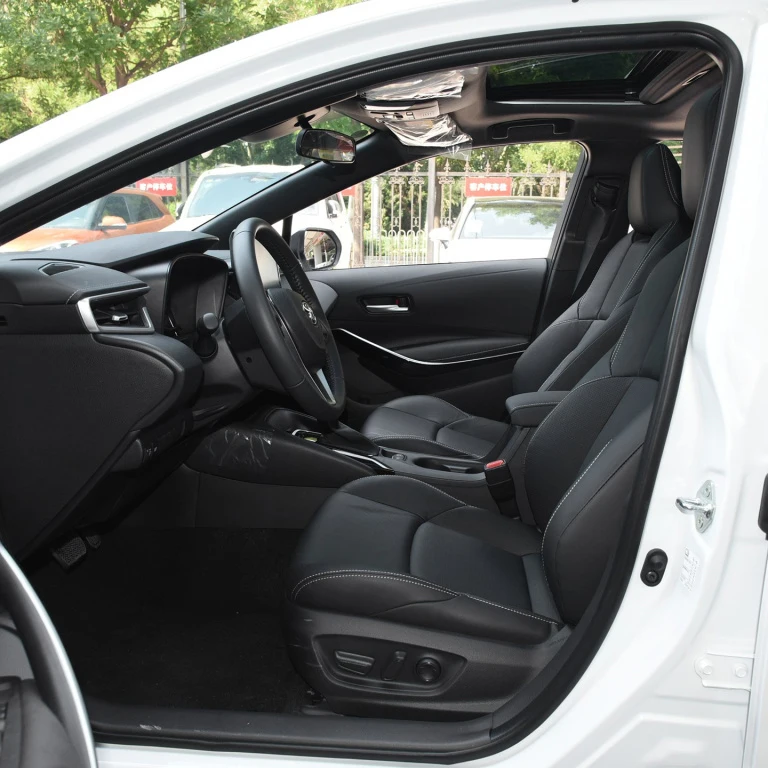 6 Way Power Adjustable Driver's Seat And 4 Way Power Passenger Seat For