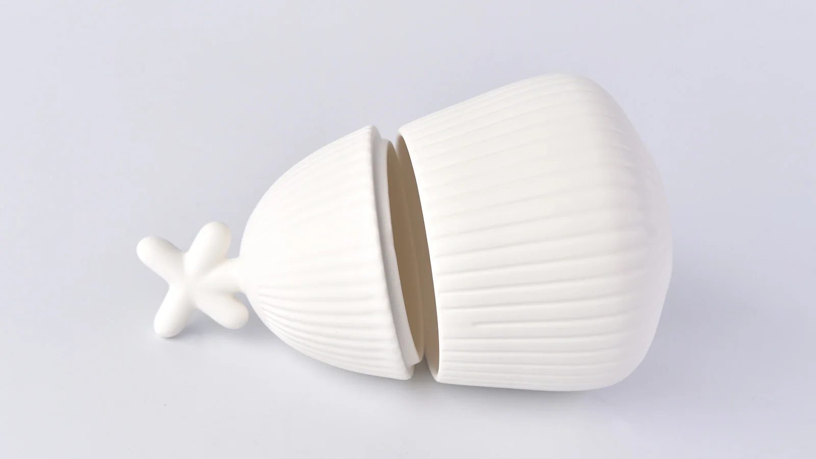 Matte White Stripes Ceramic Candle Holder with Lid Home Decoration Pieces