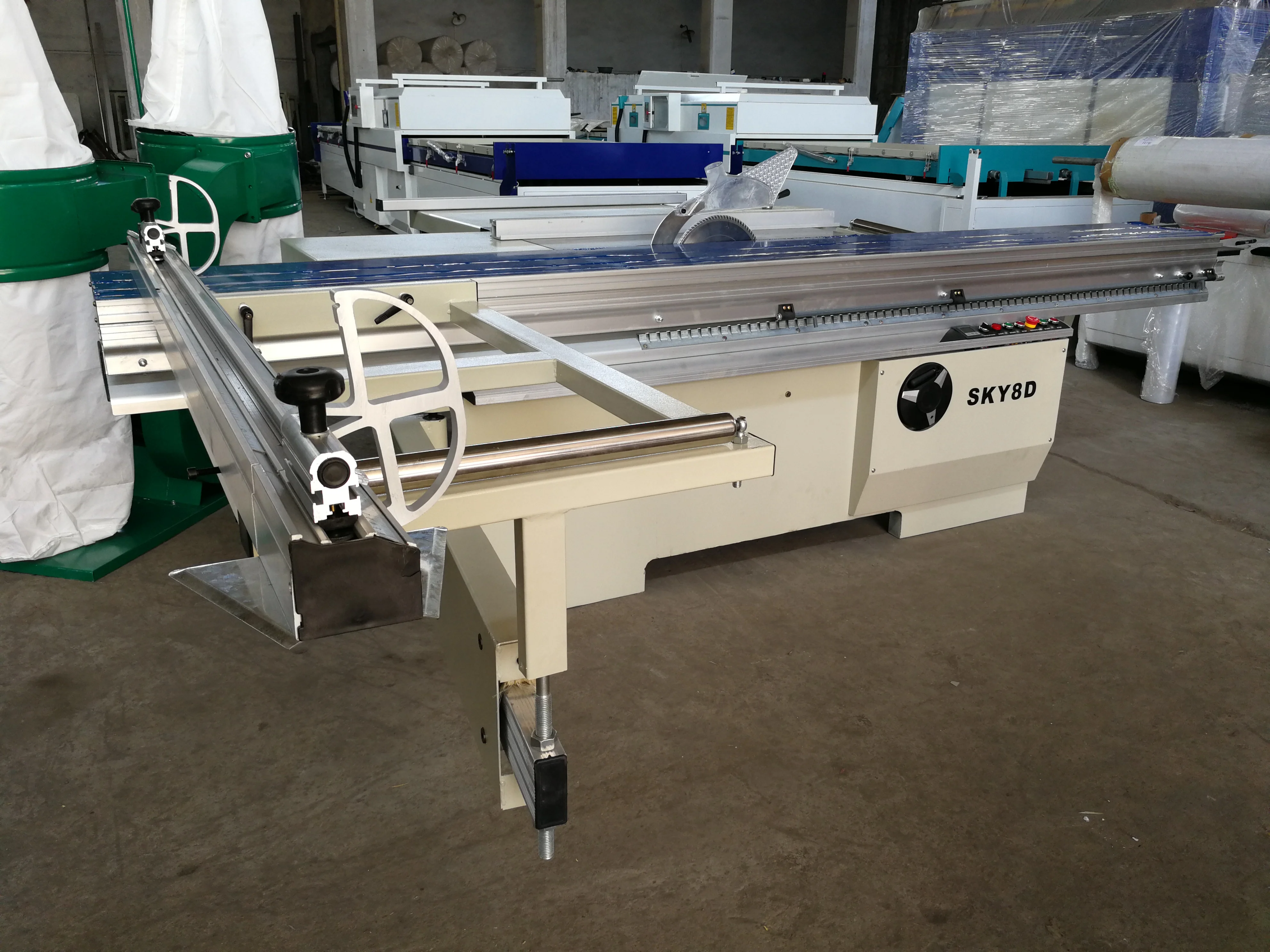 厂家销售高品质的全自动精密木工机械推台锯木材切割带锯机的面板