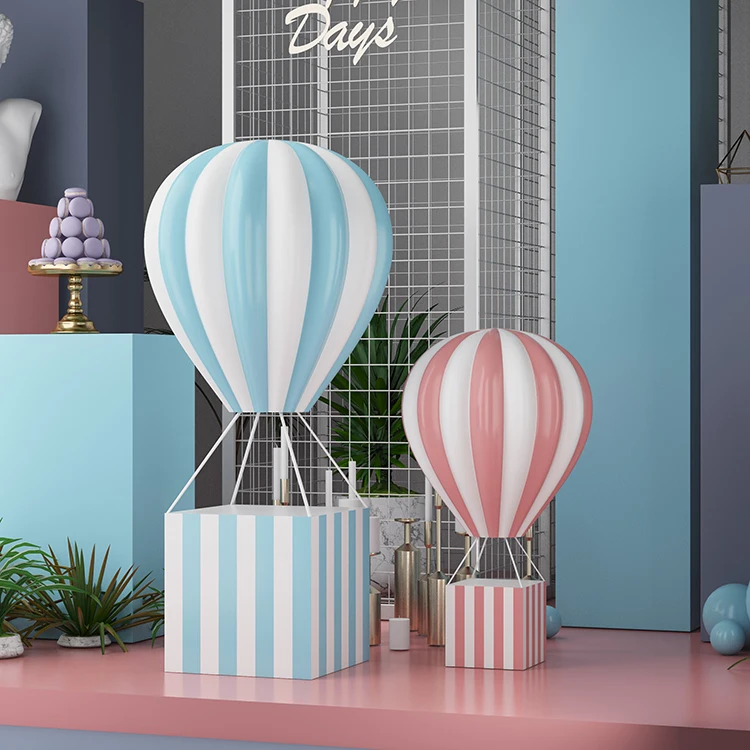 Plastic Fiberglass Sculpture Resin Hot Air Balloon For Window Display