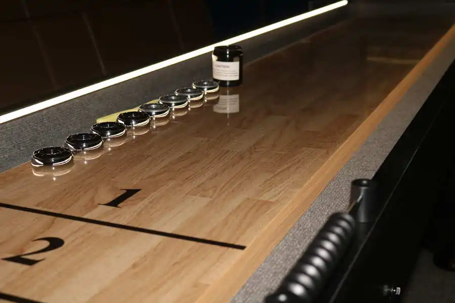 9ft Classic Solid Wood Shuffleboard Game Table Factory Wholesale Indoor