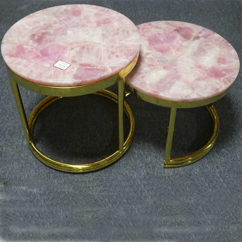 Столешница розовый камень. Стол из розового кварца. Кофейный столик розовый мрамор. Розовый кварц столешница. Стол под розовый мрамор.