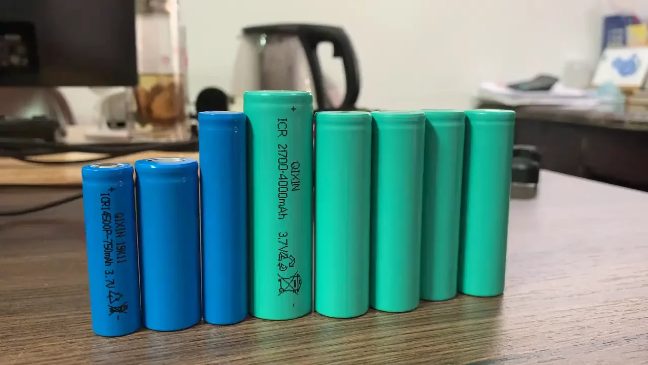 圆柱形锂离子电池 18650 2500mah可充电 3.7v中国制造锂电池