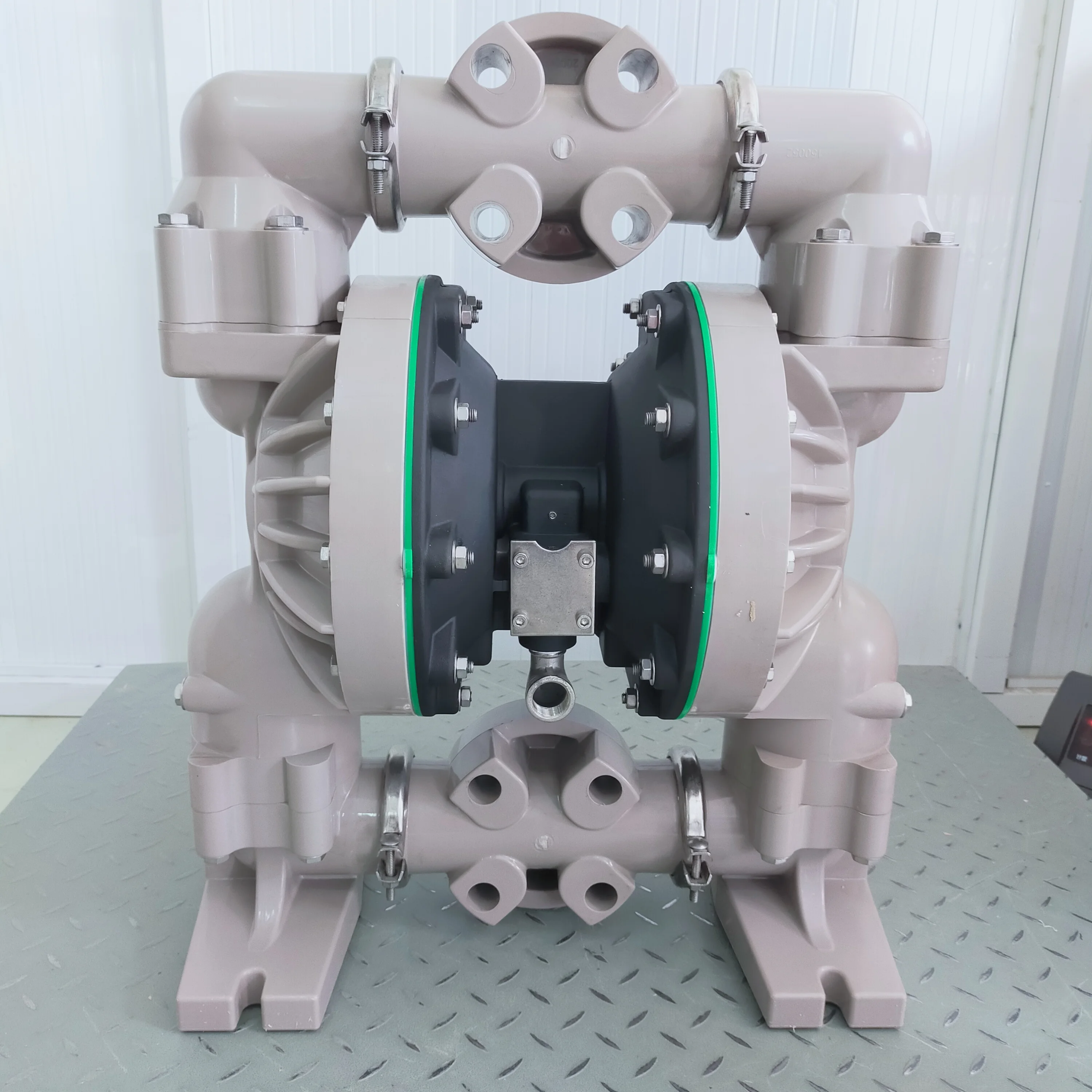 2 Inch Pneumatic Diaphragm Pump 6662A3-344-C with Polypropylene Air Operated with PTFE / Santoprene Diaphragm supplier