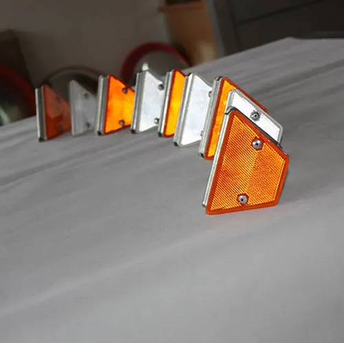 guardrail reflector (16)