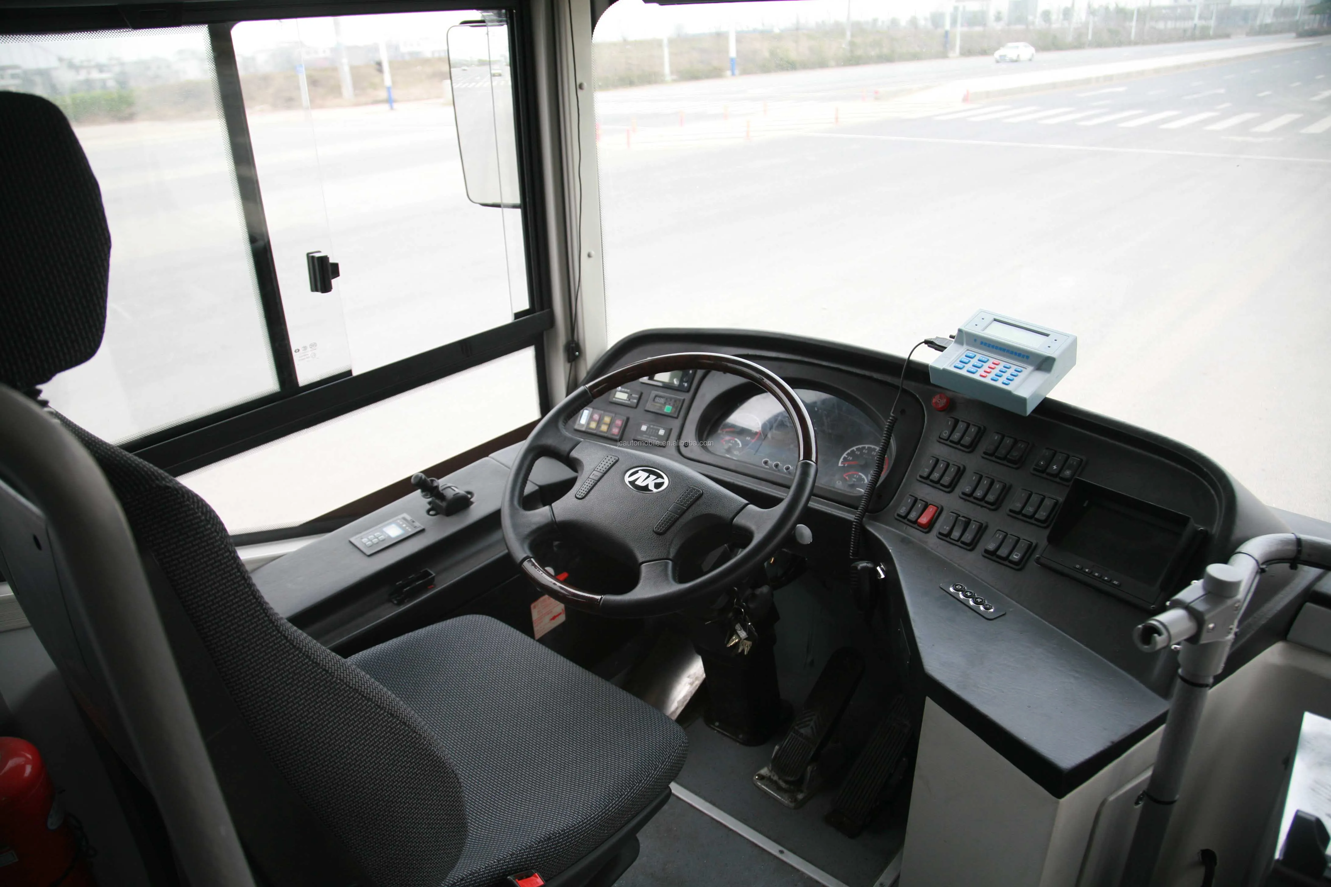 Hybrid Bus 28.JPG