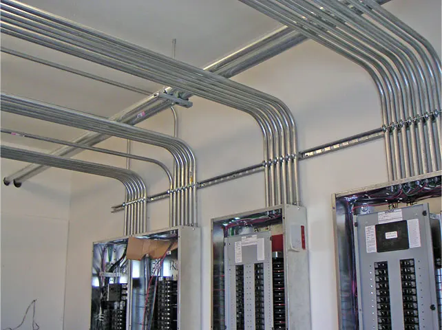 1/2 "至 4" 用法 ● emt 管道将有助于保护电线和电缆免受环境影响