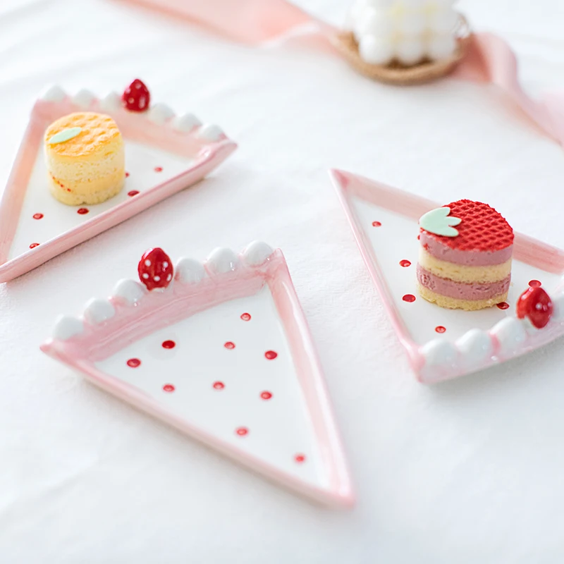Hot Sale 3D Ceramic Triangle Plate Creative Lovely Cake Theme Porcelain Pink Dessert Plate for Sushi for Hotels and Parties details