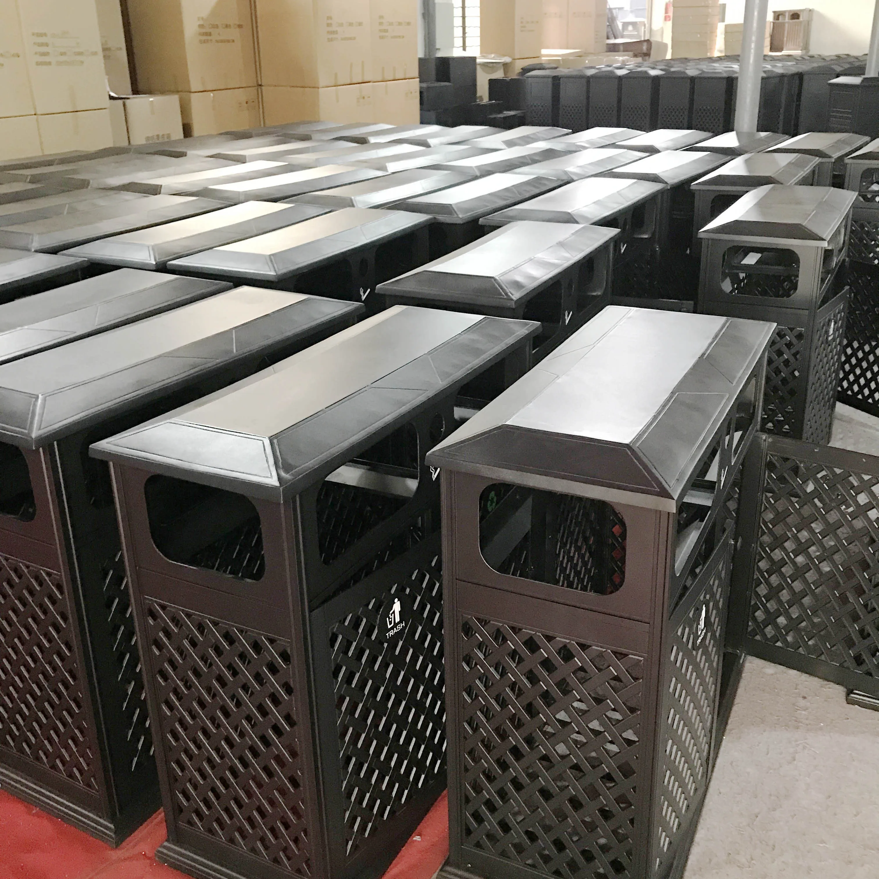 Luxury Outdoor Cast Aluminum Trash Can Single Barrel For Park Hotel