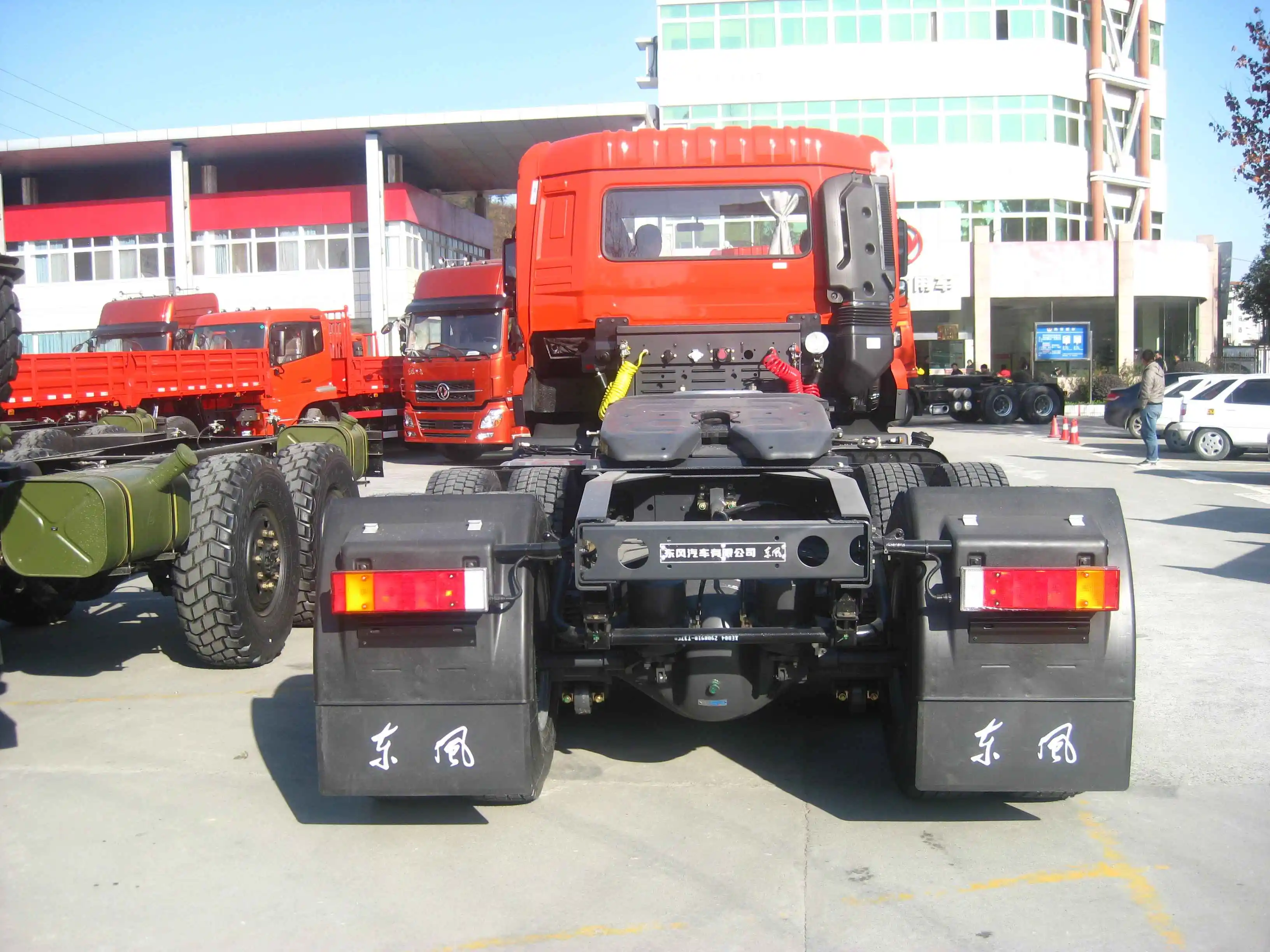 东风平头驾驶室 18-36 个月的牵引车拖车 - buy 18-36 个月头卡车,18