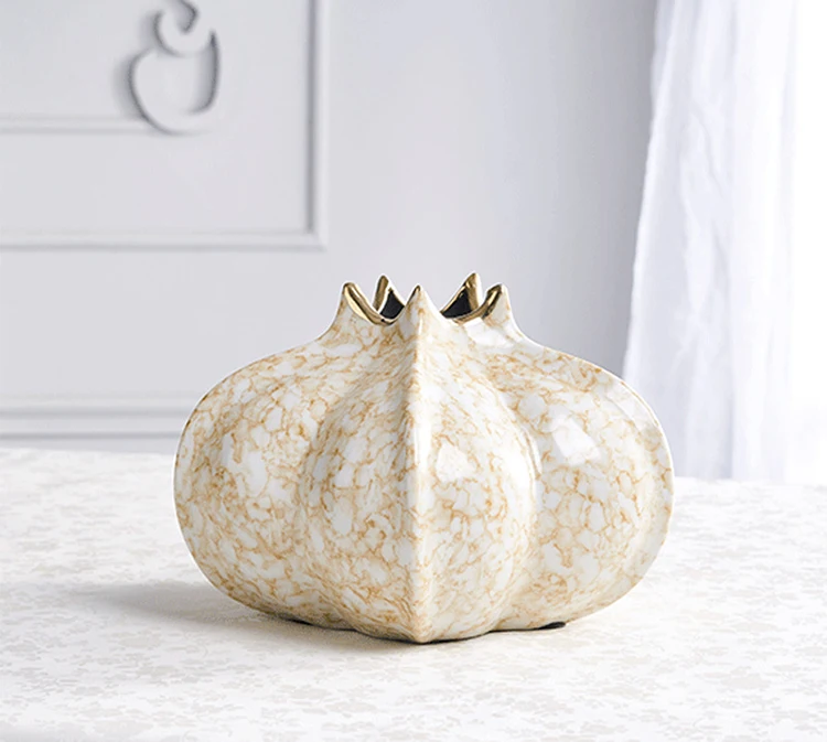 Creative luxury ceramic dried flower vases for hotels