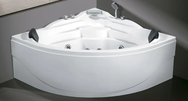 huge bathtub for fat people
