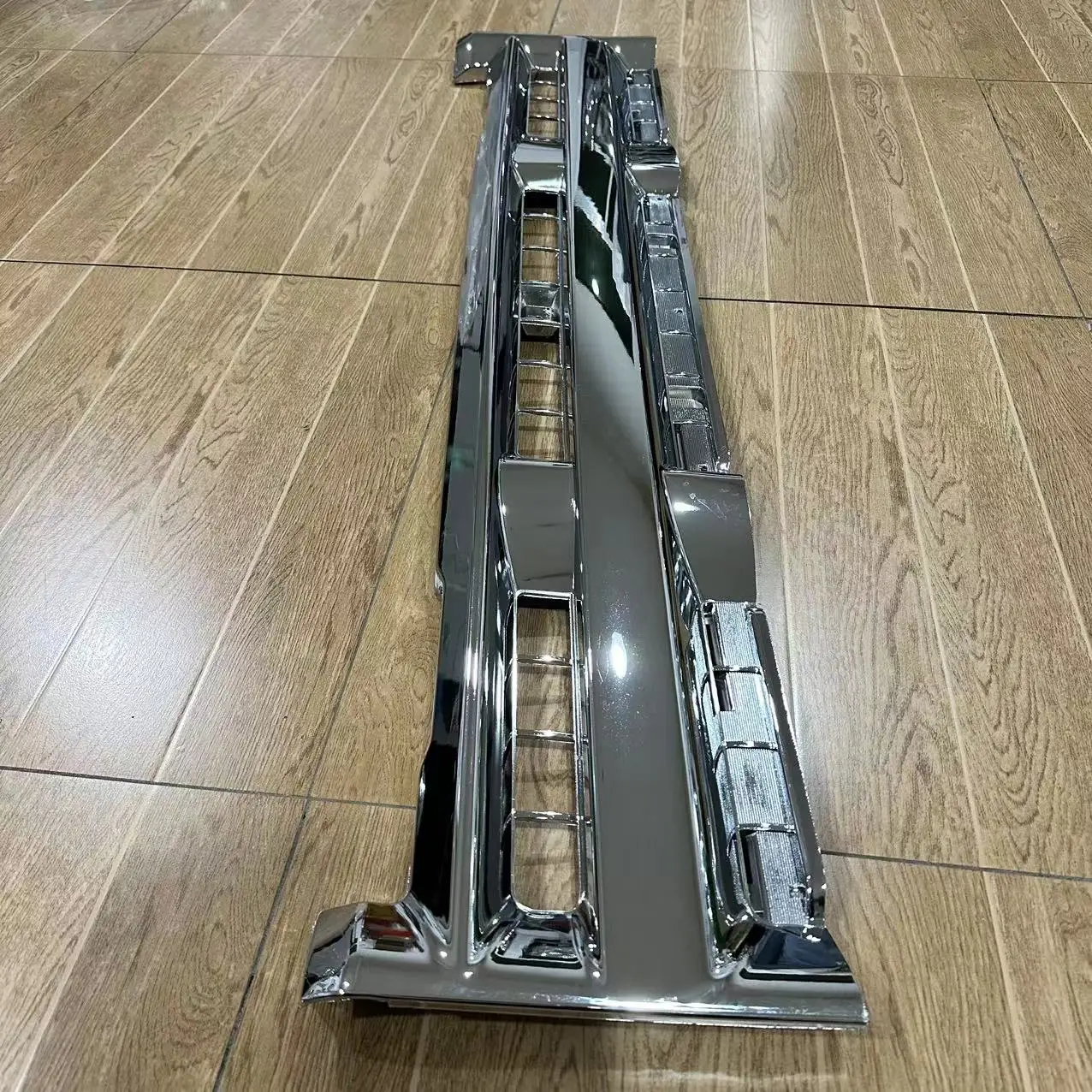 Japanese Truck Isuz  700P/NPR/NQR  Original Chrome-plated Grille factory