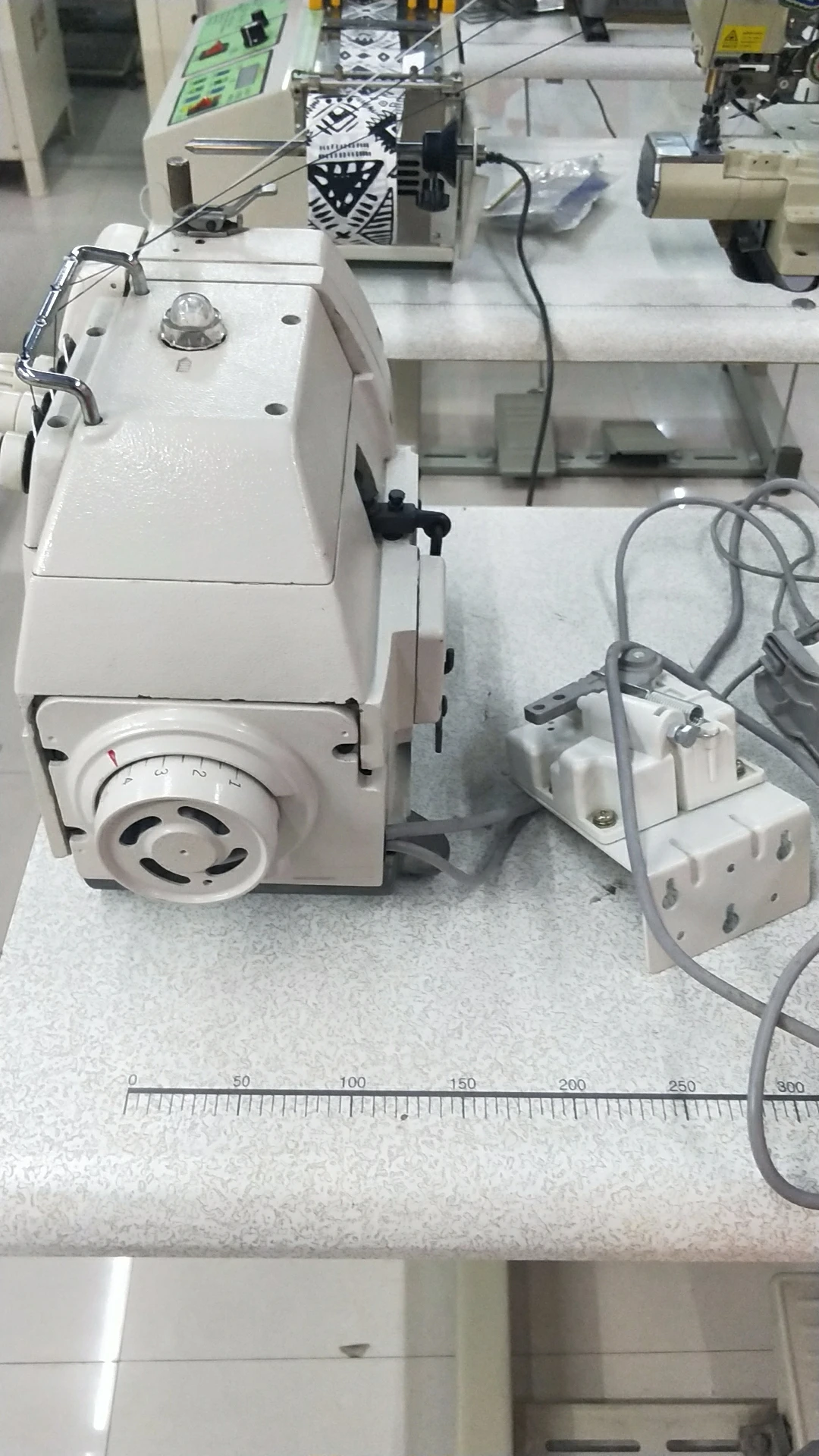 OVERLOCK MACHINE PHOTO2.jpg