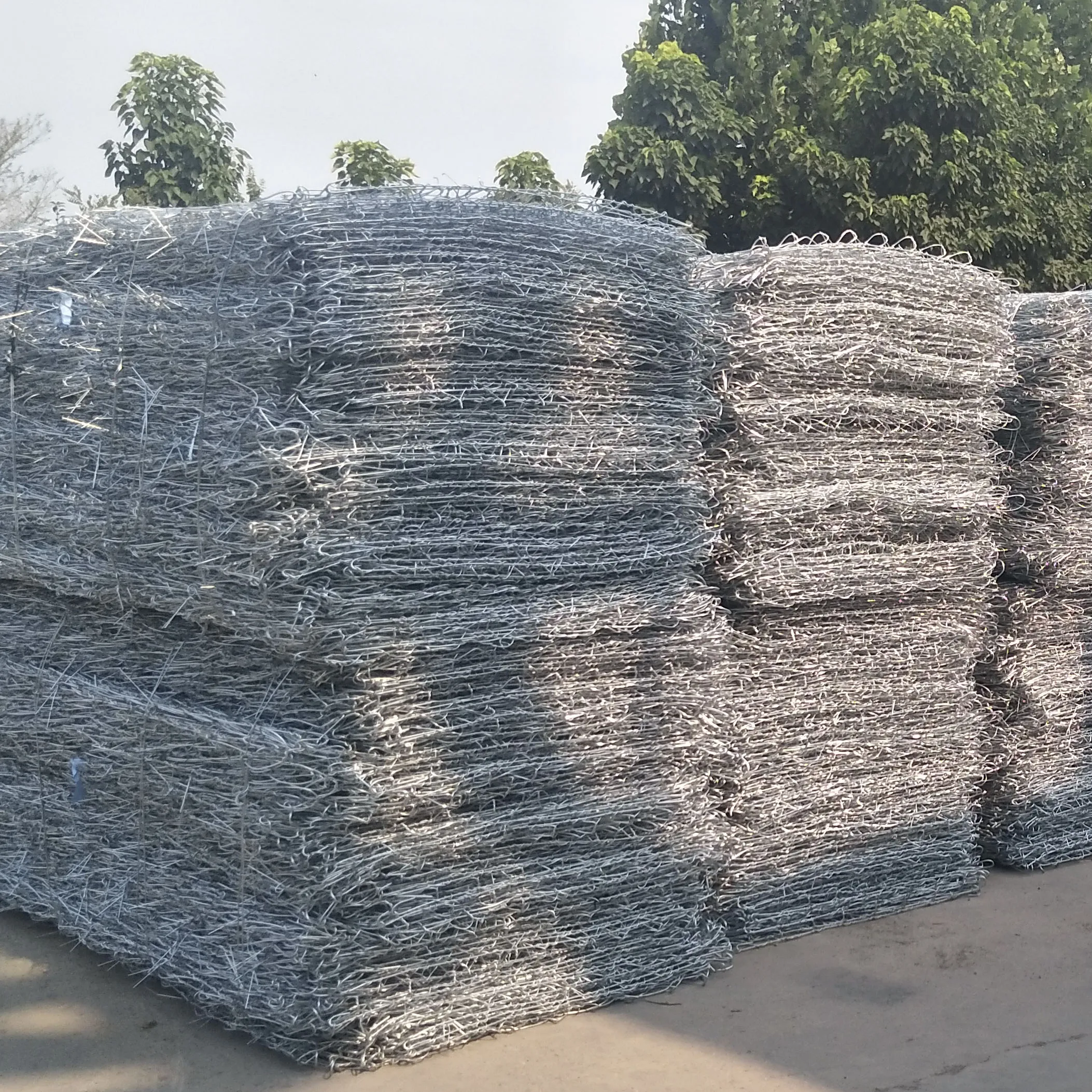 重型镀锌石笼盒床垫六角石笼网篮,用于保护河岸