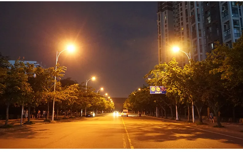 product smart street light pole new design 6m 8m galvanized smart pole street lighting design pole-13