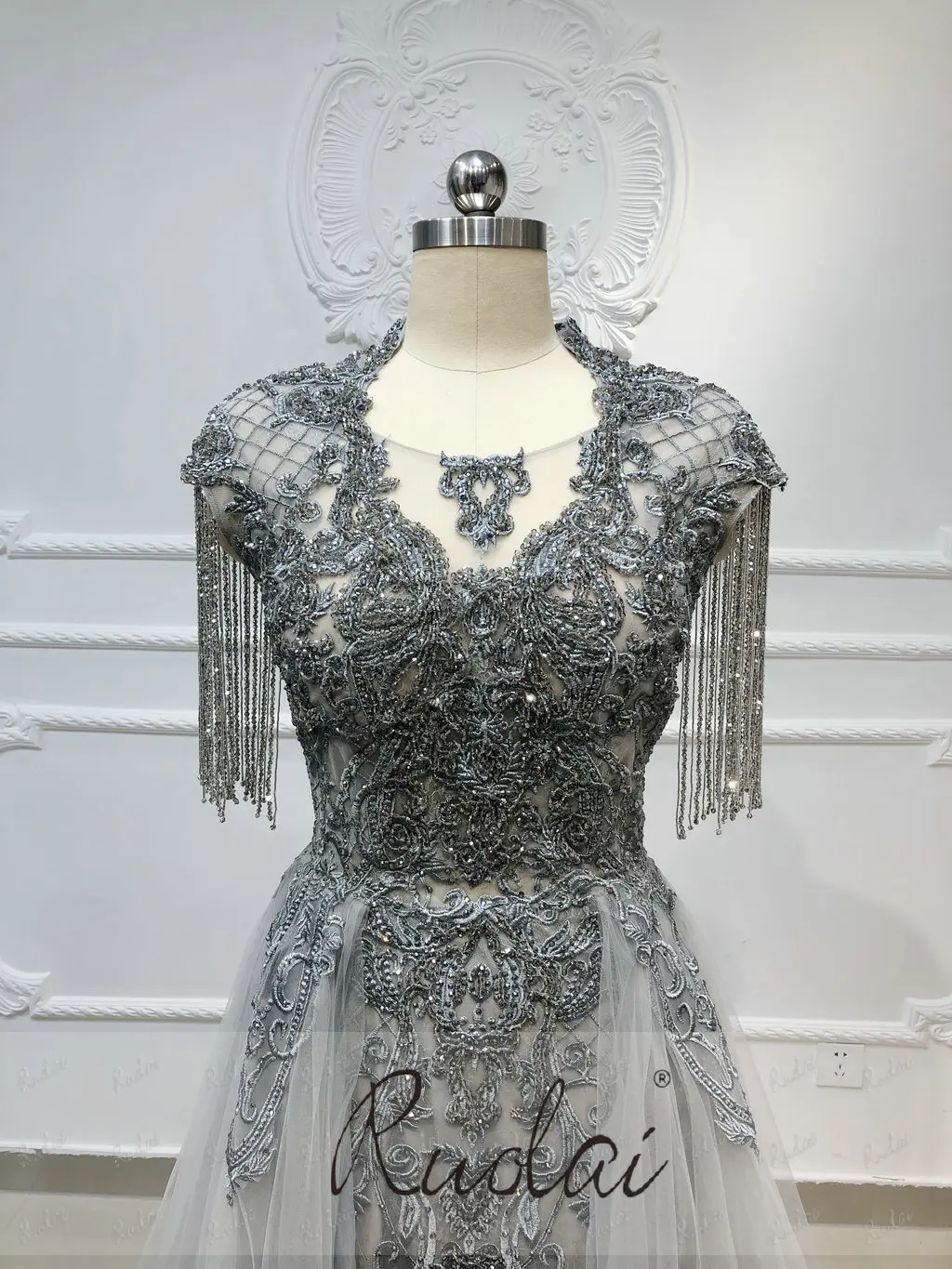 Ruolai Lwc8002 Luxury Beading Applique Robe De Soiree Evening Dresses