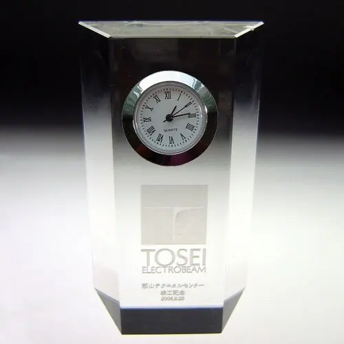 Customized promotion gifts crystal clocks with 3D laser engraving supplier