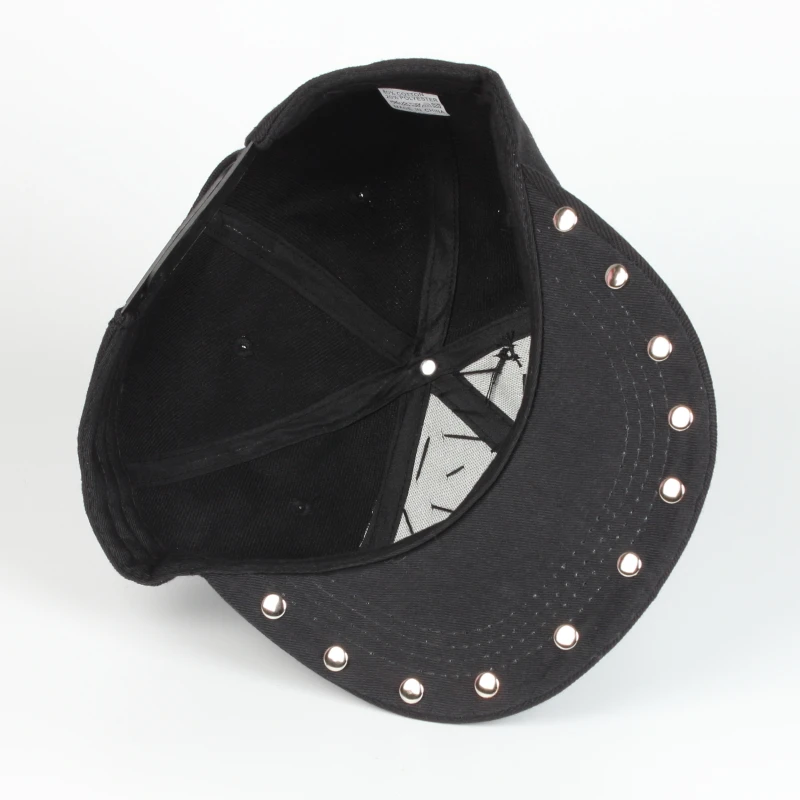 Großhandel mit Nieten im europäischen und amerikanischen Punk-Stil, flache Traufe, farbige Metallkrempe, Rückprall, Hip-Hop-Snapback-Kappe, Sporthüte – Detail 7