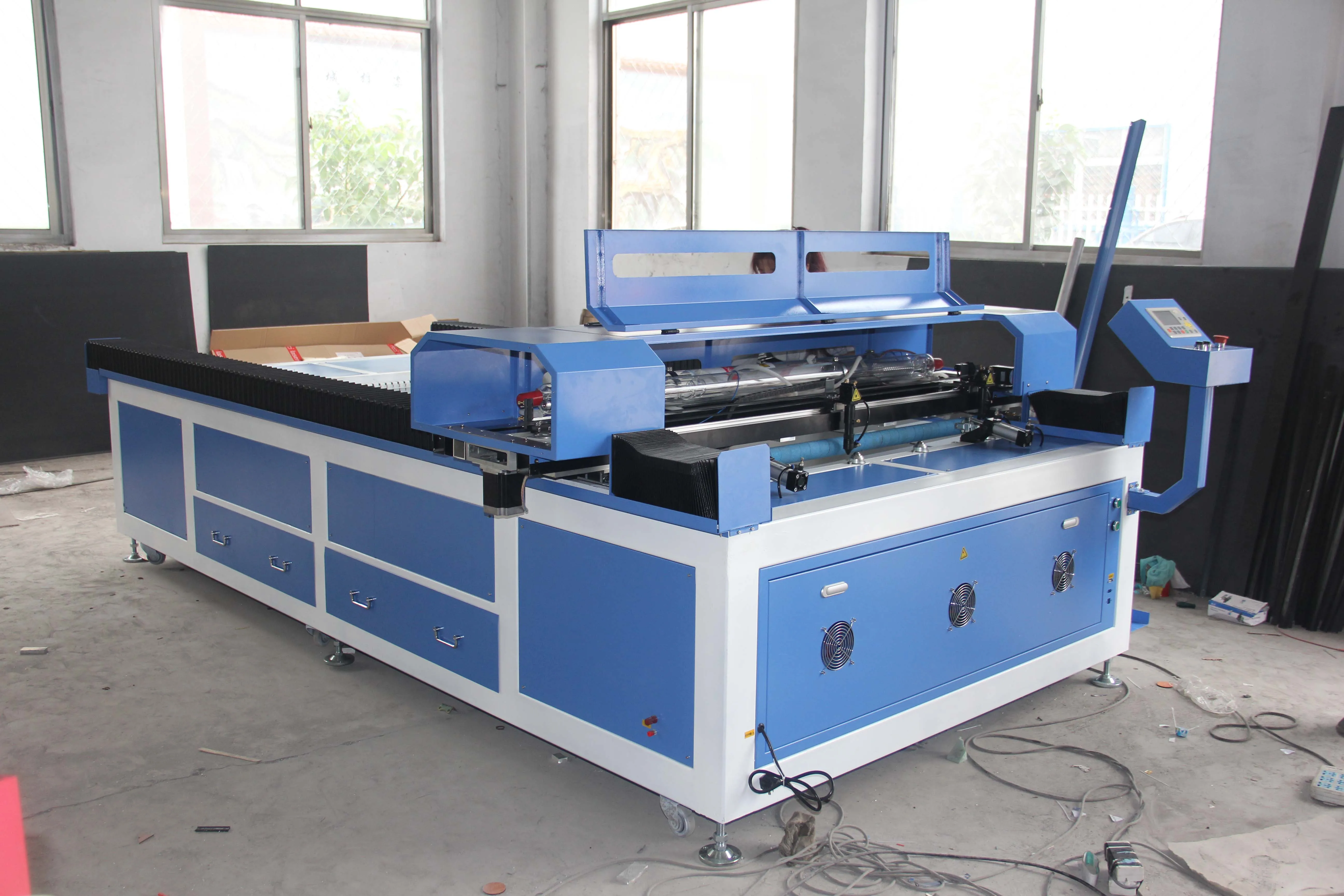 1325 Co2 Laser Cutting Machine Mixed Laser 1.3*2.5 M Working Area Mdf