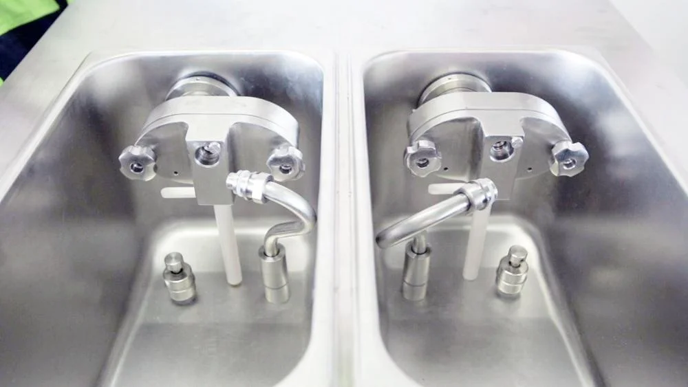 Commercial Floor Standing Frozen Yogurt Machine Soft Serve Icecream