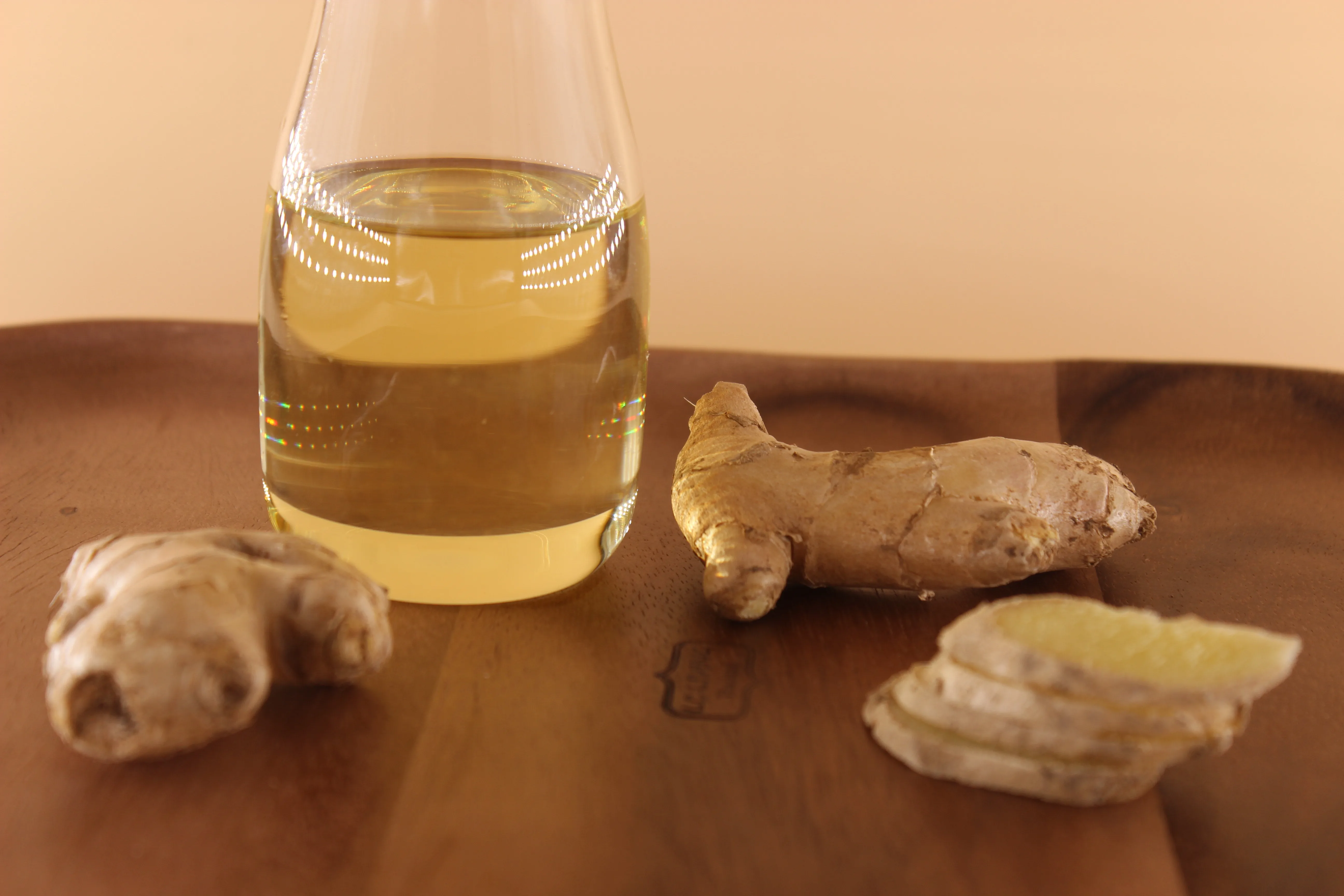 high quality 100% pure and natural ginger essential oil