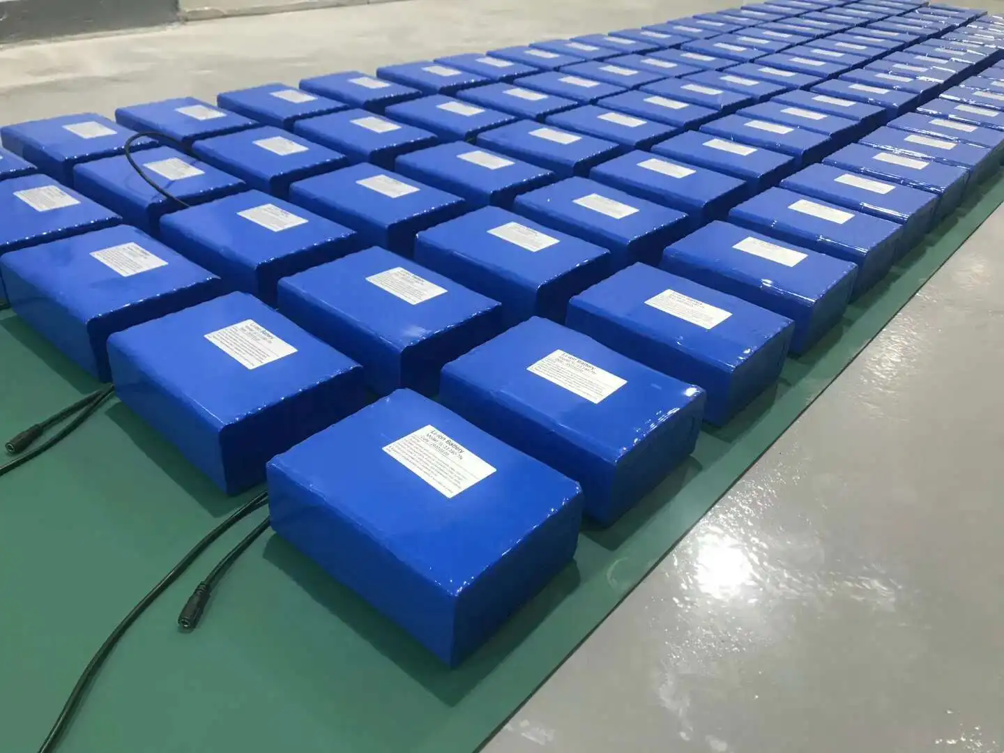 High energy capacity lithium ion battery price lower factory