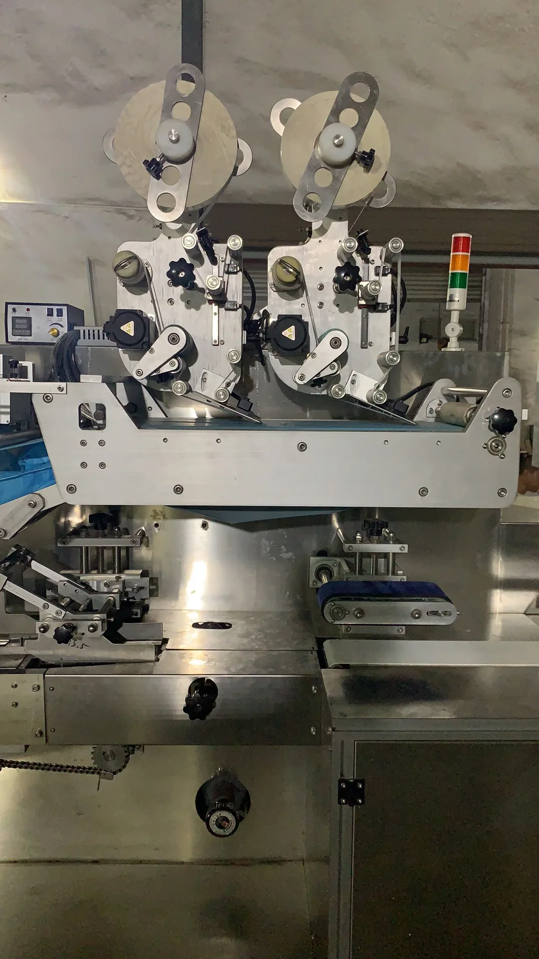 dh-db600婴儿湿巾包装机 (5 ~ 120片/包) 全自动湿巾包装机婴儿湿纸巾