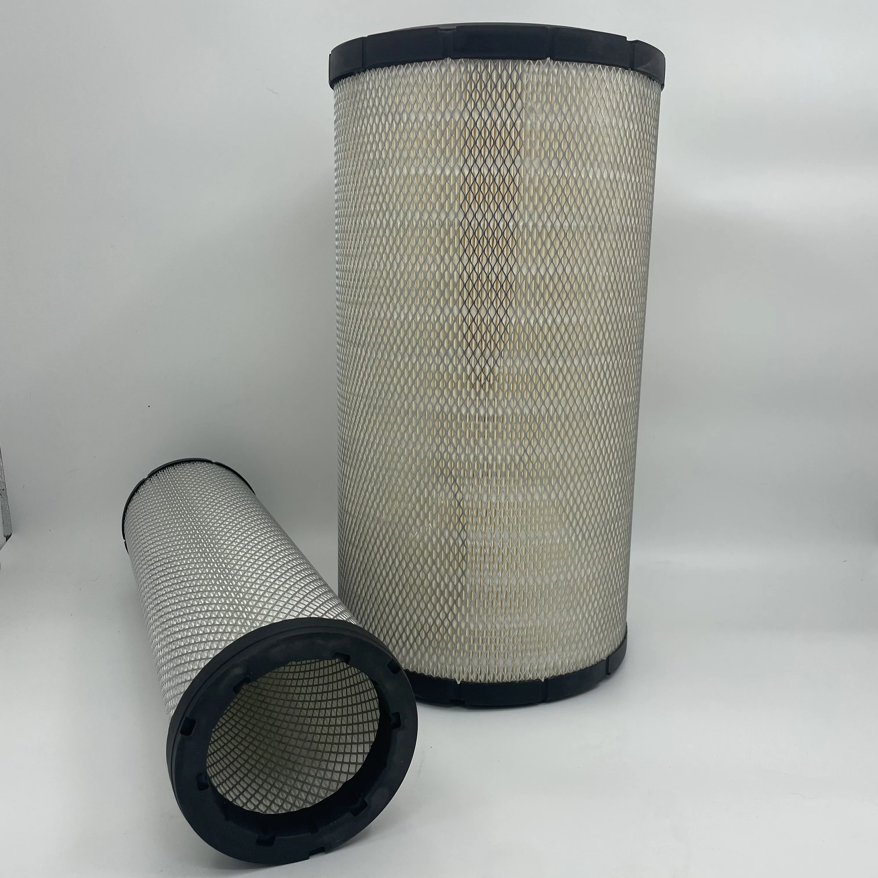 Factory Direct Air Filter Replacement Volvo 11110022 P777409 Af25437