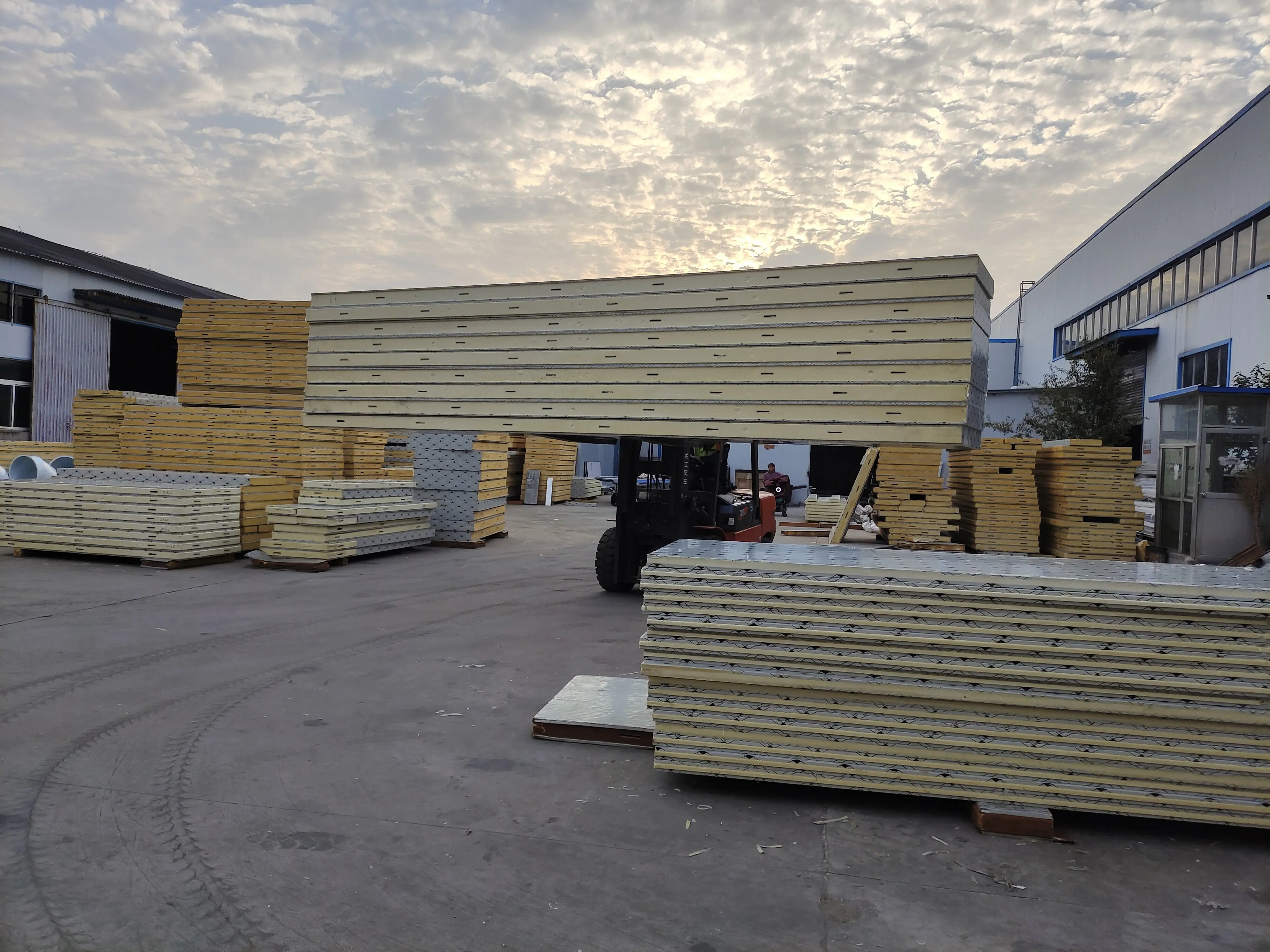 Polyurethane Sandwich Panel, 75mm, 100mm, 120mm, 150mm - detail 4